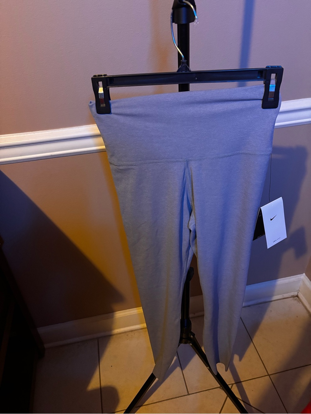 Nike Women’s Light Gray High Waist Athletic Leggings - Picture 2 of 5